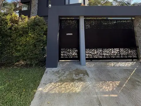 Casa 4 ambientes en venta en Barrio Parque Leloir