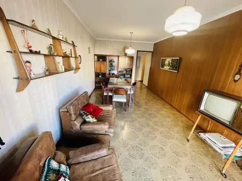 Sarmiento 2400, Piso 7