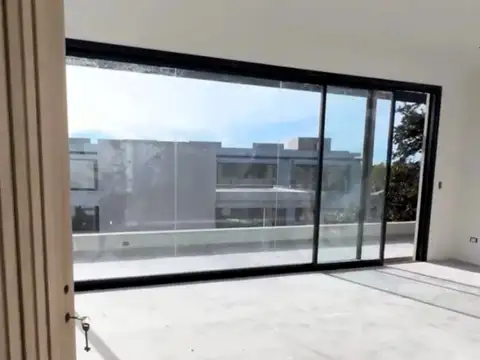 Av Senador Moron 2100, Piso Av