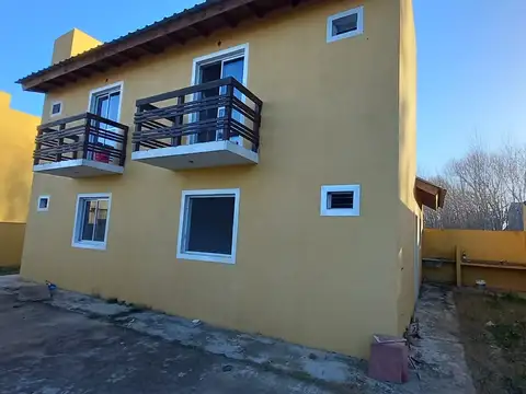 Chalet de 3 amb a la venta. A estrenar, Excelente zona  Calle  69 entre 5 y 6 Mar del tuyu