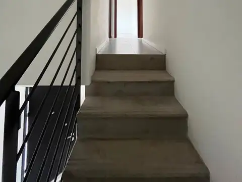 Casa en Alquiler con 1 cochera