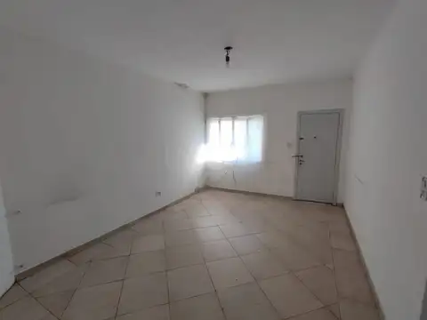 Depto Tipo Casa en Alquiler de 2 dormitorios