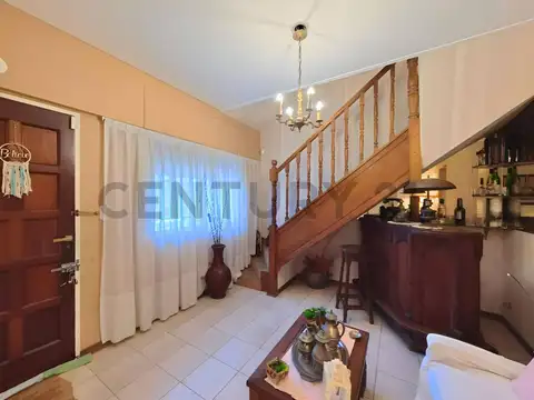 VENTA PH 4 AMBIENTES EN MONTE CASTRO