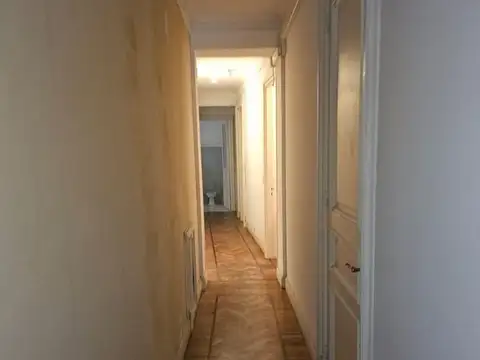 Oficina 6 ambientes con 2 baños