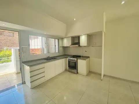 Depto Tipo Casa en Alquiler en Valentin Alsina, $ 1.000.000