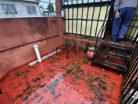 Casa 2 ambientes con 2 baños