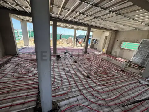 Av de la Bahia 3000, Piso 0
