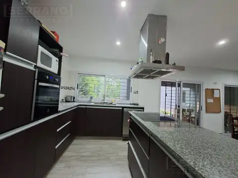 Venta Casa, 3 dorm, suite, calle Mistral al 400, Parque Sakura, Exalt. de la Cruz, APTA CREDITO