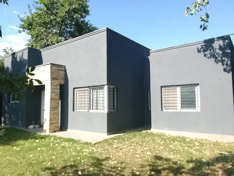 Venta Casa, 3 dorm, suite, calle Mistral al 400, Parque Sakura, Exalt. de la Cruz, APTA CREDITO