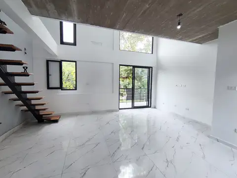 Depto Tipo Casa 2 ambientes con 1 baño