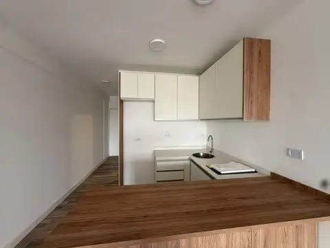 Departamento en Alquiler en Coghlan, $ 680.000
