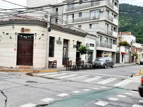 Local comercial Alvarado 96