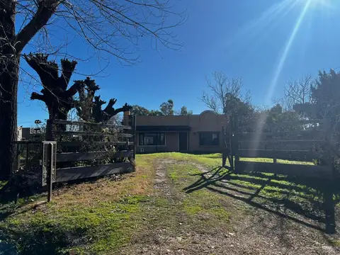 CASA CON PILETA Y GRAN PARQUE EN VENTA, GENERAL LAS HERAS