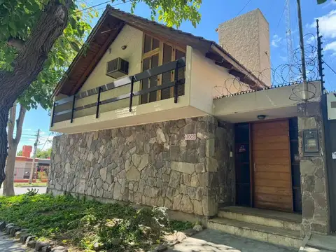 VENTA CASA GODOY CRUZ MENDOZA PILETA