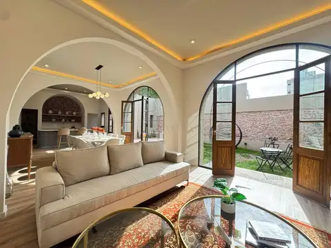 Casa 7 ambientes con 2 baños