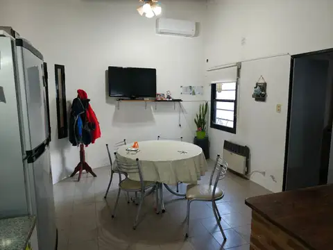 Casa 2 ambientes con 1 baño