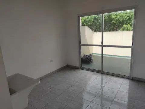 Depto 2 amb al frente c/ balcon y Terraza propio de 50mts