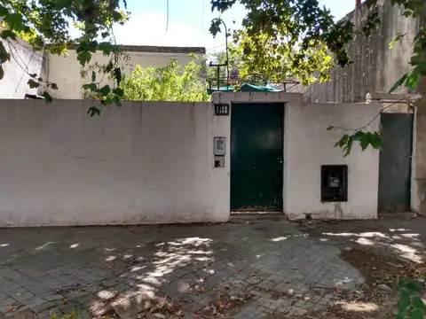 CASA 2 DORMITORIOS, PATIO, ROSARIO, BARRIO INDUSTRIAL