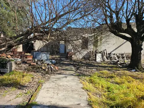 Casa 5 ambientes con 2 baños