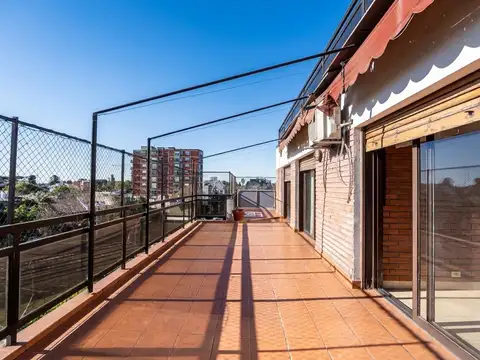 VENTA DEPTO. 5 AMB. A 200 M2 DE PLAZA ARENALES