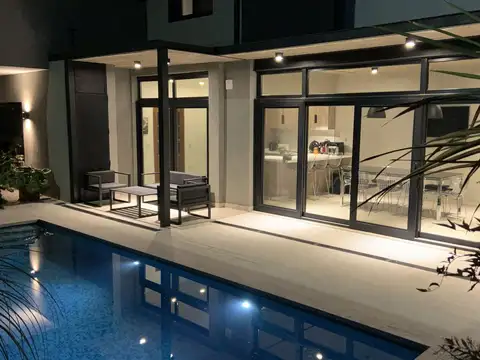 Casa 5 ambientes con 1 baño