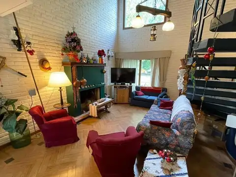 Casa en Venta con 1 cochera