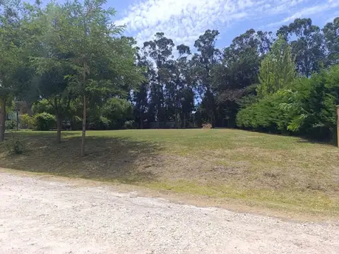 Lote 26 en barrio privado Barrancas de San Benito