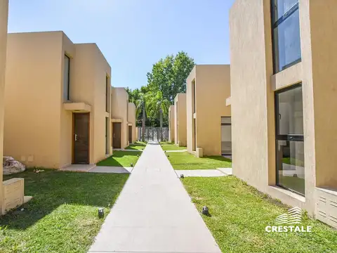 Venta / permuta | Casa 2 dormitorios con pileta | Fisherton, Rosario