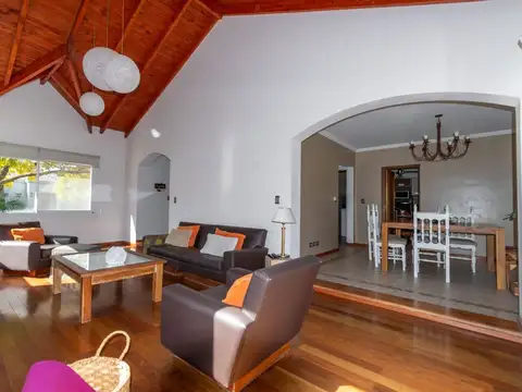 CASA EN VENTA 4 DORMITORIOS KENTUCKY CLUB DE CAMPO