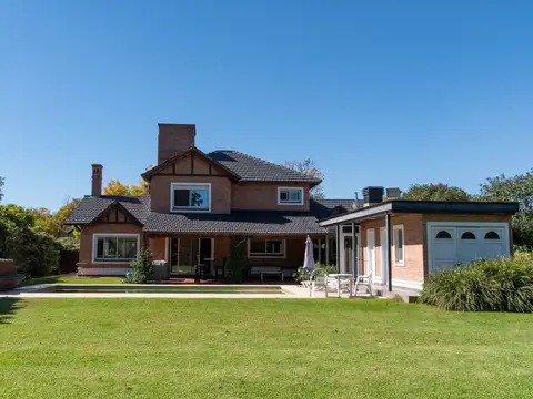 CASA EN VENTA 4 DORMITORIOS KENTUCKY CLUB DE CAMPO