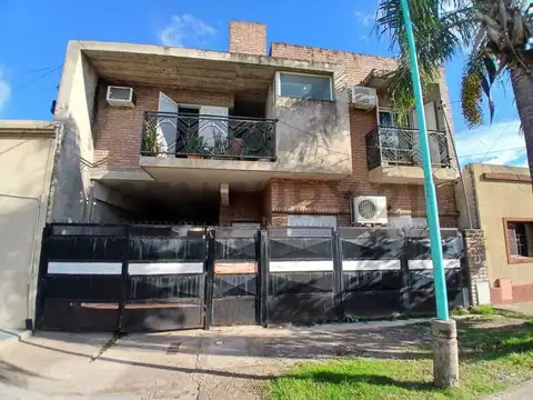 Venta de casa de 3 dormitorios con cochera en Santo Tome, Santa Fe.