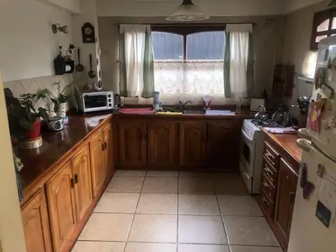 Excelente casa en barrio La Colina