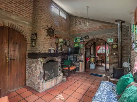 Venta Casa amplia y sólida Barrio Talar Pando