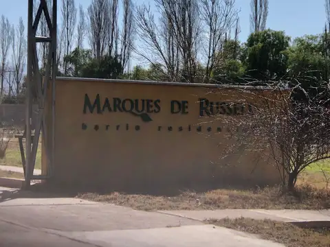 Marques de Russell, sobre calle Laprida