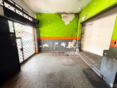 Local sobre Av. Nazca - Muy buena ubicación -