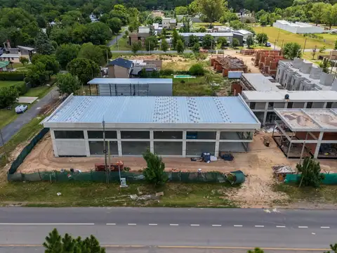 Av. Bernardo Houssay al 4700 - Las Calandrias