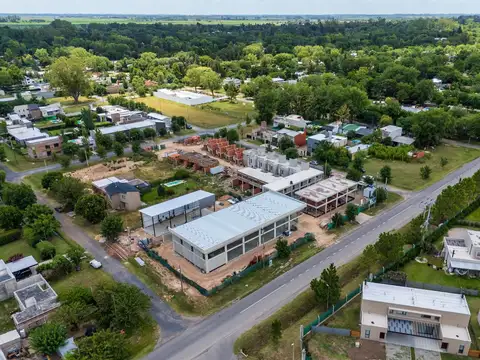 Av. Bernardo Houssay al 4700 - Las Calandrias