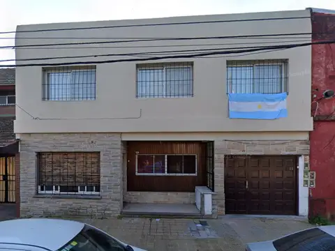 Casa Multifamiliar a metros de la plaza, 3 unidades venta en block, 2 en P.B y una nueva en P.A