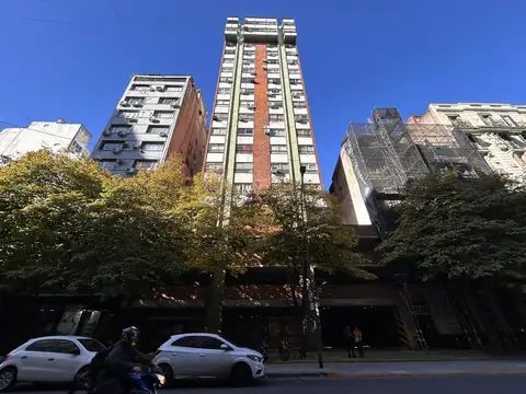 San Nicolas -  Oficina Apta Vivienda con Excelente Ubicación a Metros de Tribunales con Seg. 24hs