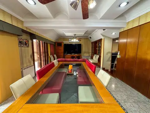 VENTA CASA JOSE MARMOL 4 AMBIENTES MUY AMPLIOS 2 COCHERAS CUBIERTAS