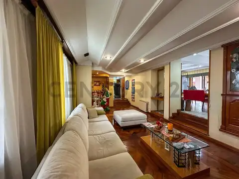 Casa 4 ambientes con 4 baños