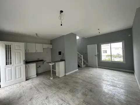 Casa en Venta con 1 cochera