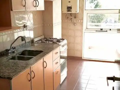 VENTA DEPARTAMENTO PARQUE CHACABUCO 3 AMBIENTES BALCON Y JARDINES GRAN RENTABILIDAD 7%