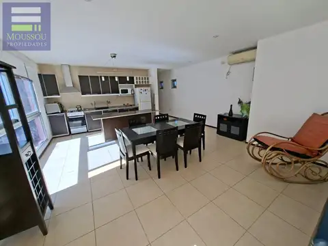 Casa 3 ambientes con 2 baños