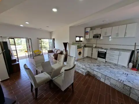 Casa 3 ambientes con 2 baños