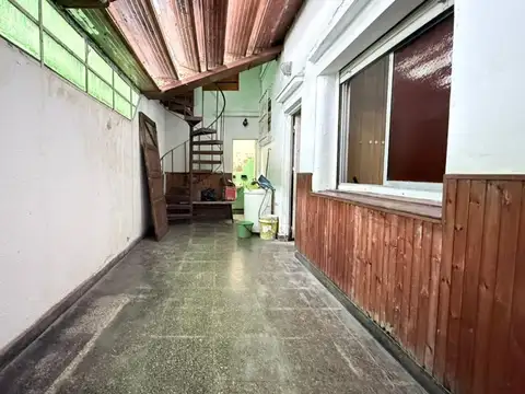 Depto Tipo Casa 4 ambientes con 2 baños