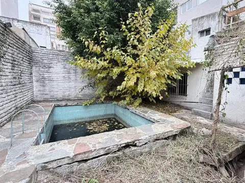 VENDE PH A REFACCIONAR 4 AMB CON PILETA
