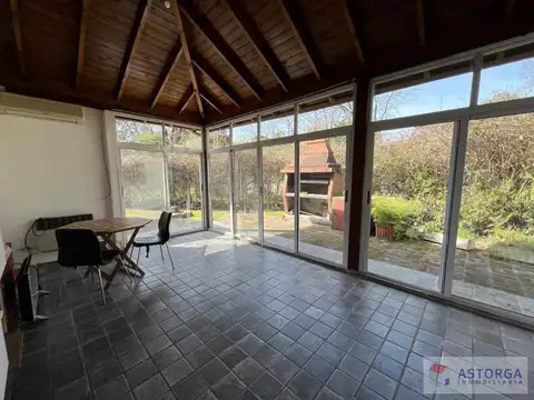 Casa 3 ambientes con 2 baños