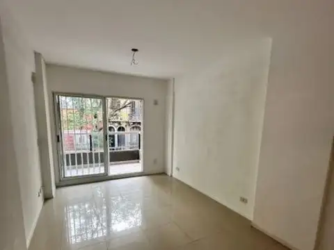 Se vende un espectacular departamento, de 2 ambientes amplio con balcón - Almagro