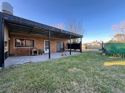 Casa 4 ambientes con 1 baño